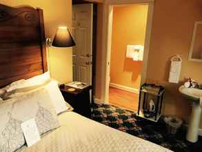 Kamar Tidur 4 Campbell House Inn