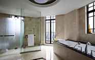 In-room Bathroom 4 The Yangtze Boutique Shanghai