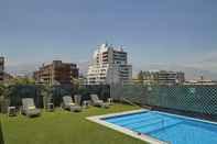 Swimming Pool Hotel Torremayor Lyon