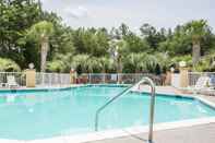 Kolam Renang Comfort Inn & Suites Walterboro I-95