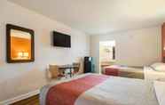 Bedroom 6 Motel 6 Warner Robins, GA
