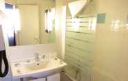 Toilet Kamar 7 Mercure Luxeuil les Bains Hexagone