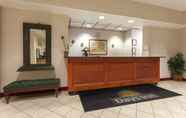 Lobby 5 Days Inn by Wyndham Manassas