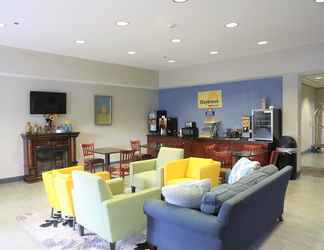 Lobby 2 Days Inn by Wyndham Manassas