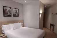 Bedroom Ramada by Wyndham Madrid Tres Cantos