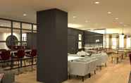 Bar, Cafe and Lounge 6 Ramada by Wyndham Madrid Tres Cantos