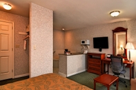 ห้องนอน Hotel Aluxor SFO