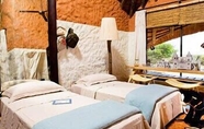 Kamar Tidur 3 The Motse - Tswalu Kalahari Luxury Private Game Reserve