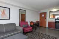 Common Space Hampton Inn Akron-South