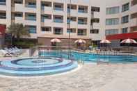 Kolam Renang Dubai Grand Hotel by Fortune