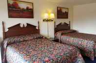 Bedroom Red Carpet Inn Blacksburg
