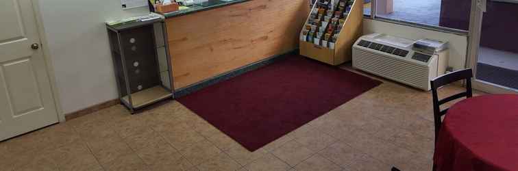 Lobby Red Carpet Inn Blacksburg