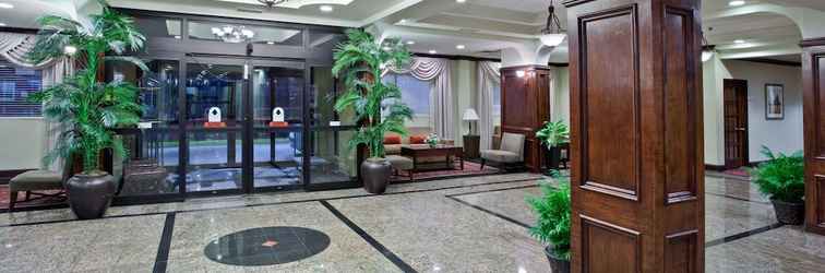 Lobby La Quinta Inn & Suites by Wyndham Downtown Conference Center