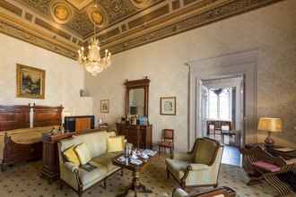 Lobi 4 Grand Hotel Villa Serbelloni