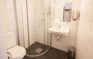 Toilet Kamar 6 Notodden Hotel