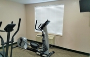 Fitness Center 5 Oak Hill Inn & Suites