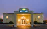 Bangunan 6 Days Inn by Wyndham Indianapolis East Post Road