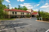 Exterior Red Roof Inn Hendersonville