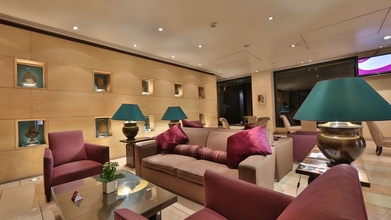 Lobi 4 Crowne Plaza Hotel Beirut, an IHG Hotel