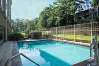 Swimming Pool Sky Point Hotel & Suites - Atlanta Airport