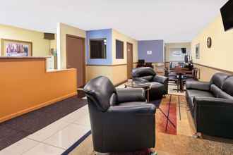 Lobi 4 Days Inn by Wyndham Ardmore