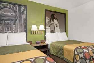 Kamar Tidur 4 Super 8 by Wyndham Buffalo