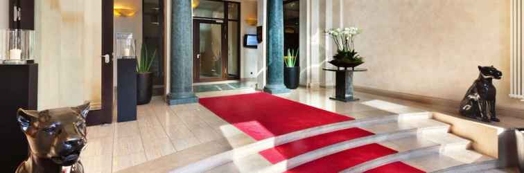 Lobby Metropolitan Hotel by Flemings