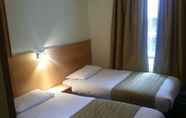 Kamar Tidur 7 Arriva Hotel