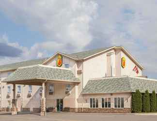 Exterior 2 Super 8 by Wyndham Fort Frances