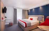 Bedroom 4 Holiday Inn Express Strathclyde Park M74 JCT 5, an IHG Hotel