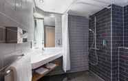 ห้องน้ำภายในห้อง 6 Holiday Inn Express Strathclyde Park M74 JCT 5, an IHG Hotel