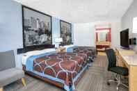 Bedroom Super 8 by Wyndham City of Moore