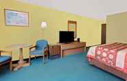 Bedroom 4 Super 8 by Wyndham Sturgeon Bay