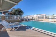 Swimming Pool Super 8 by Wyndham Abilene North