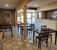 Lobby 4 Super 8 by Wyndham Abilene North