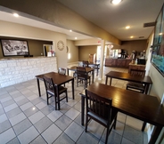 Bar, Cafe and Lounge 5 Super 8 by Wyndham Abilene North