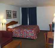 Bedroom 5 Americas Best Value Inn Smackover