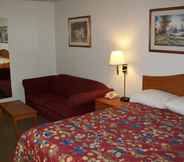 Bedroom 6 Americas Best Value Inn Smackover