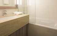 In-room Bathroom 4 KYRIAD PARIS EST - Bois de Vincennes