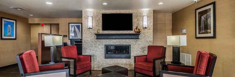 Lobby Comfort Inn & Suites Dayton North