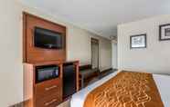 Bedroom 4 Comfort Inn & Suites Dayton North