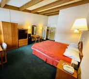 Kamar Tidur 3 Knights Inn Liberty