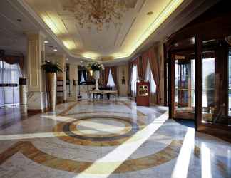 Lobby 2 Grand Visconti Palace