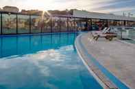 Swimming Pool VIP Executive Eden Aparthotel