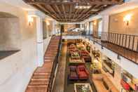 Lobi Hotel Hospes Palacio San Esteban