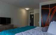 Bedroom 2 Howard Johnson by Wyndham Sault Ste Marie ON