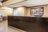 Lobby Super 8 by Wyndham Kirkland Lake