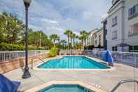 Swimming Pool Fairfield Inn & Suites by Marriott Sarasota Lakewood Ranch