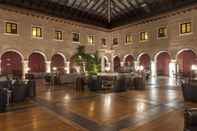 Lobi AC Hotel Palacio de Santa Ana by Marriott