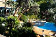 Swimming Pool Luxotel Cannes